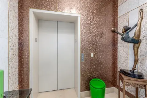 Luxury High-Rise Residence, Las Vegas