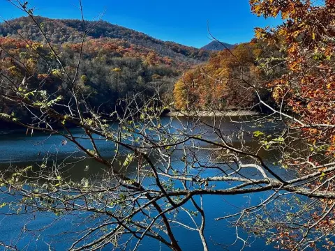 Lakefront Lot in Nantahala Highlands