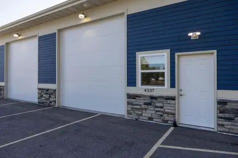 Flex Space with Overhead Door