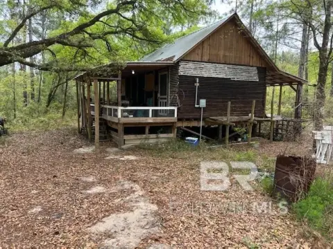 Land with Cabin in Summerdale