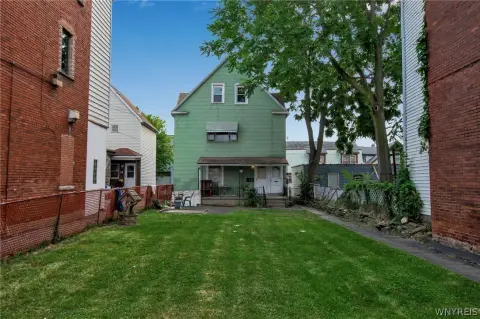 Two-Unit Duplex with Expansion Space