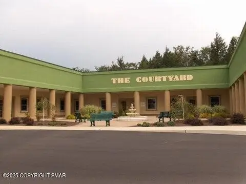 Professional Office Suite in Tobyhanna