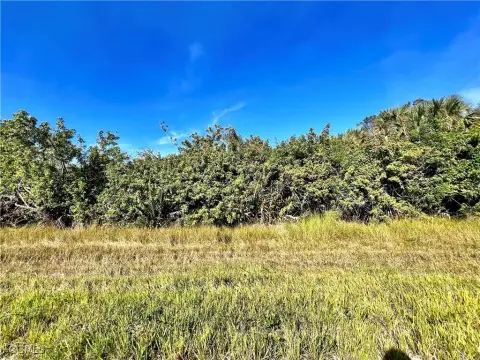 Residential Land in Gulf Cove