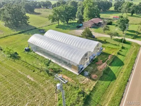 Aquaponic Greenhouse Farm