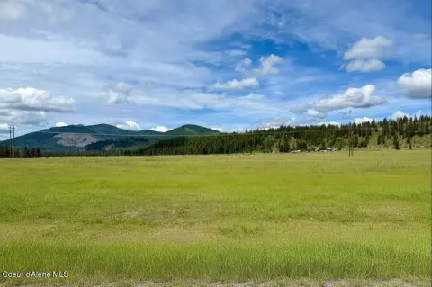 Rural Land Lot in Horse-Friendly Subdivision