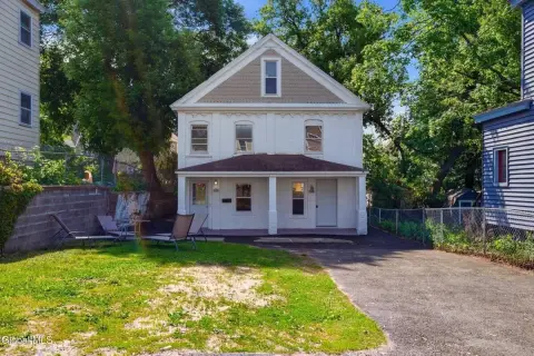 Renovated Duplex in Schenectady Heart