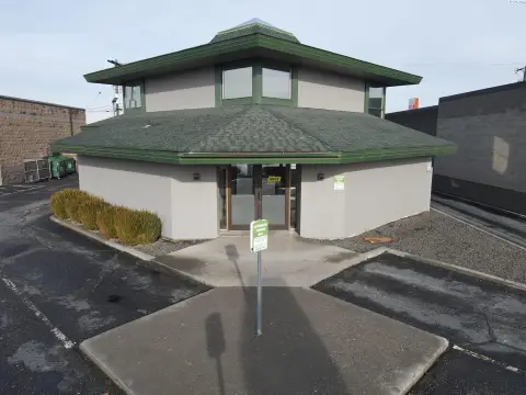 Bank Facility With Drive-Through