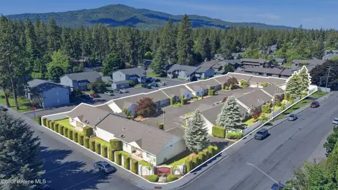 Duplex and Single-Family Community