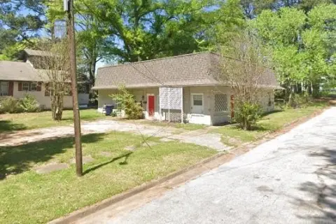 Downtown Triplex with Parking