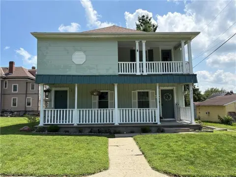 Duplex With Two 3-Bed Layouts