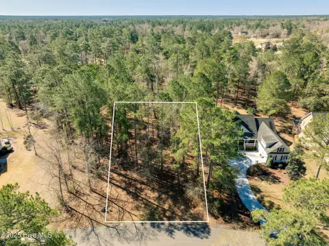 Residential Lot in Golf Community