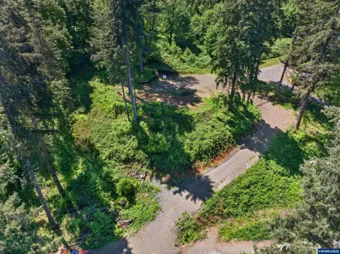 Sweet Home Land with Views