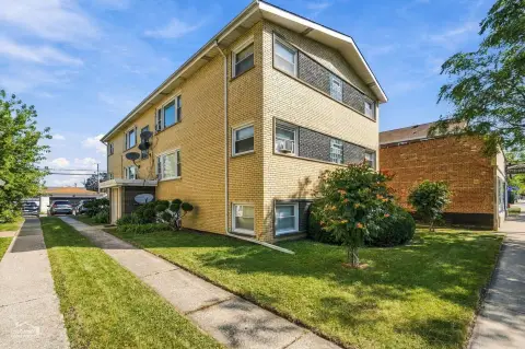 Six-Unit Brick Apartment Building