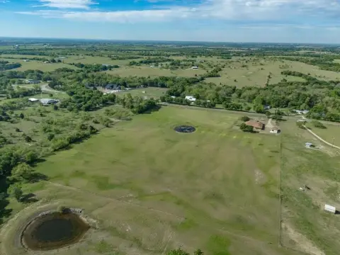 8-Acre Land in Ennis, TX