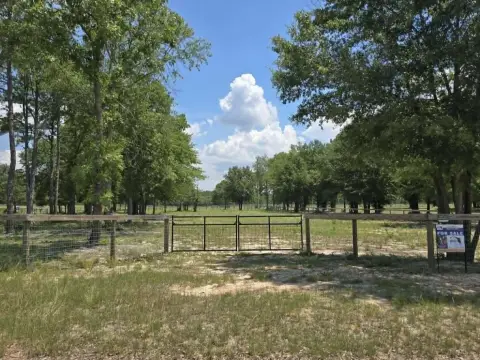 Fully Fenced Equestrian Homesite