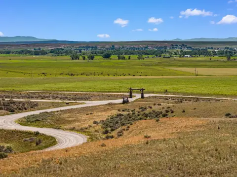 Mountain-View Rural Land Parcel