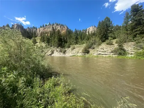 Riverfront Land Lot in Subdivision