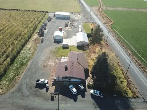 Wapato Orchard with Shop and Home