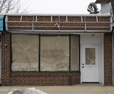 Beachwood Storefront with Highway Access