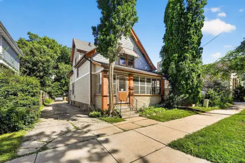 Duplex with Vacant Unit
