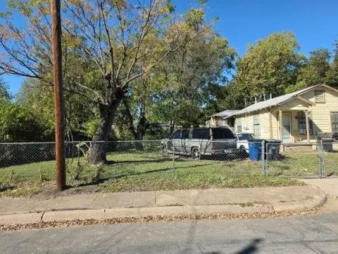 Dallas Duplex with Adjacent Lot