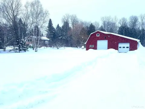 Creekside Farm with Storage Barn