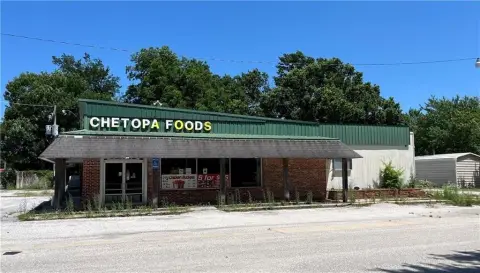 Former Grocery Store with Open Floor Plan