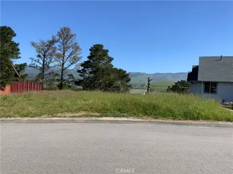 Cambria Land with Water Position