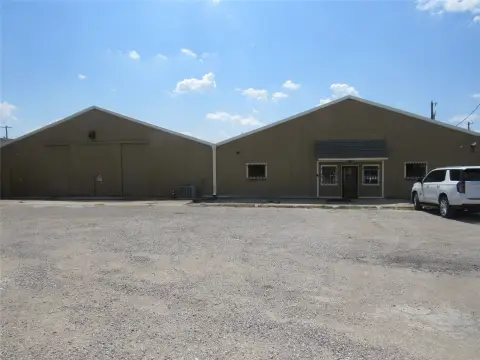 Industrial Flex Space with Fenced Yard