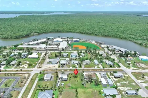 Oversized Homesite in Everglades City