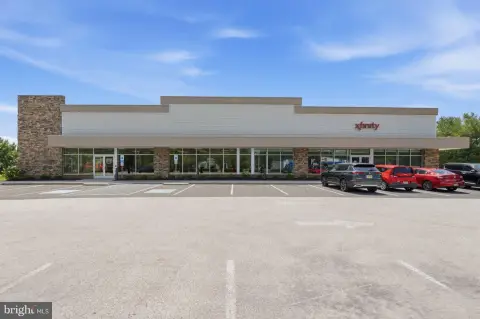 Retail Pad Site with Pylon Signage