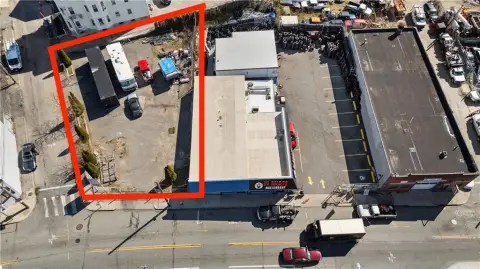 Level Commercial Land