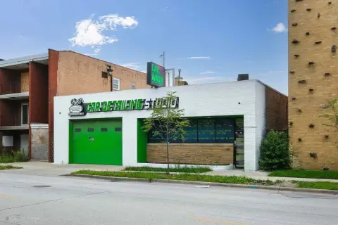 Freestanding Auto Shop