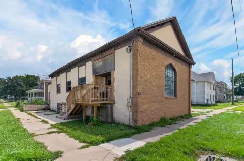 Vacant Office/Retail Building