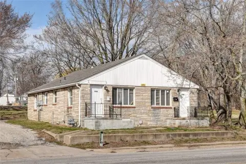 Single-Story Duplex Income Property