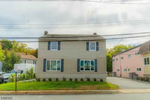 Commercial Space in Del's Village