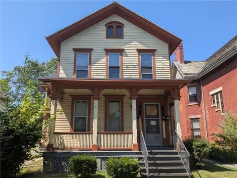 Quadruplex Investment Opportunity Near Landmark