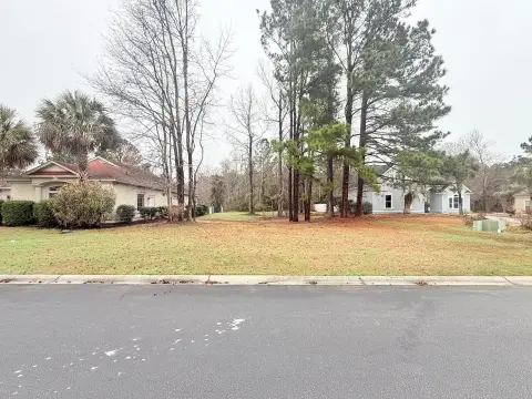 Residential Lot in Waterfront Community