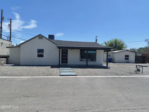 Renovated Commercial Building with Apartment