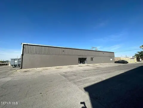 El Paso Showroom/Warehouse For Sale