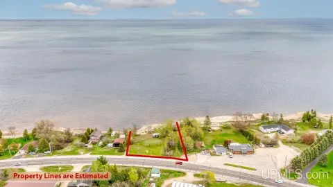 Escanaba Vacant Land by Shoreline