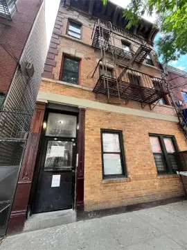 Six-Unit Brick Multifamily Building