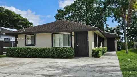 Duplex with Spacious Patio