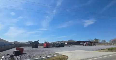 Restaurant Property with Food Truck Sites