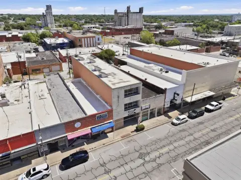 Mixed-Use Building with Loft Units