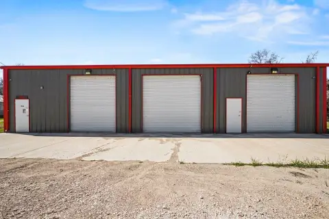 Flex Space with Open Work Bay