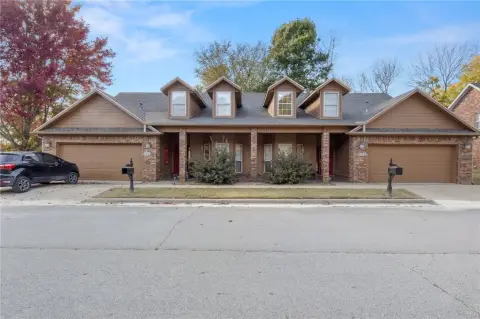 Duplex with 2024 New Roof