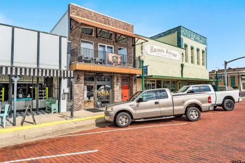 Mixed-Use Property with Apartment