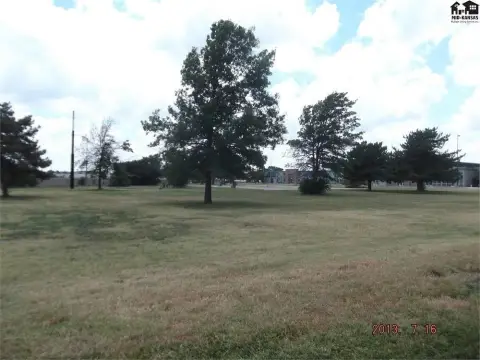 Commercial Land Along K-61