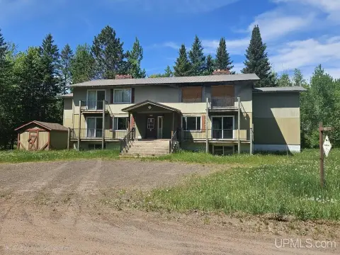 Apartment Building with Hot Tub Rooms